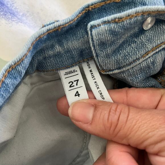 LOFT Women's High Waist Kick Crop Jeans Light Blue Size 4 Zip Fly Casual - Picture 4 of 6